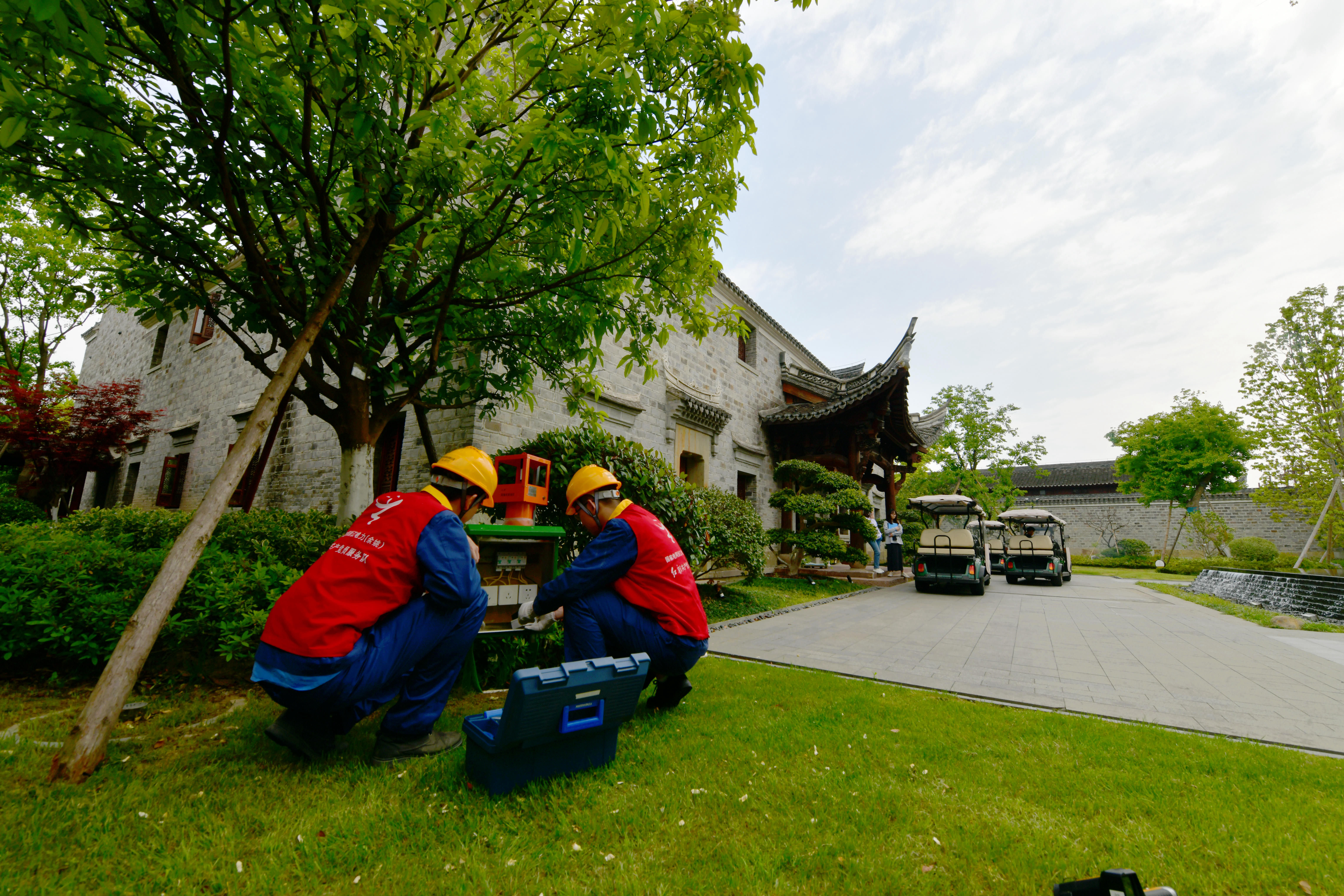 国网余姚市供电公司：电力服务走在前 “五一”旺季迎客来