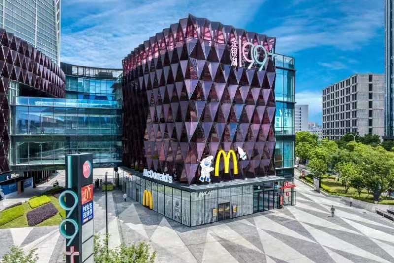麦当劳中国首家太空亲子餐厅-武汉麦当劳金银湖199+餐厅外观