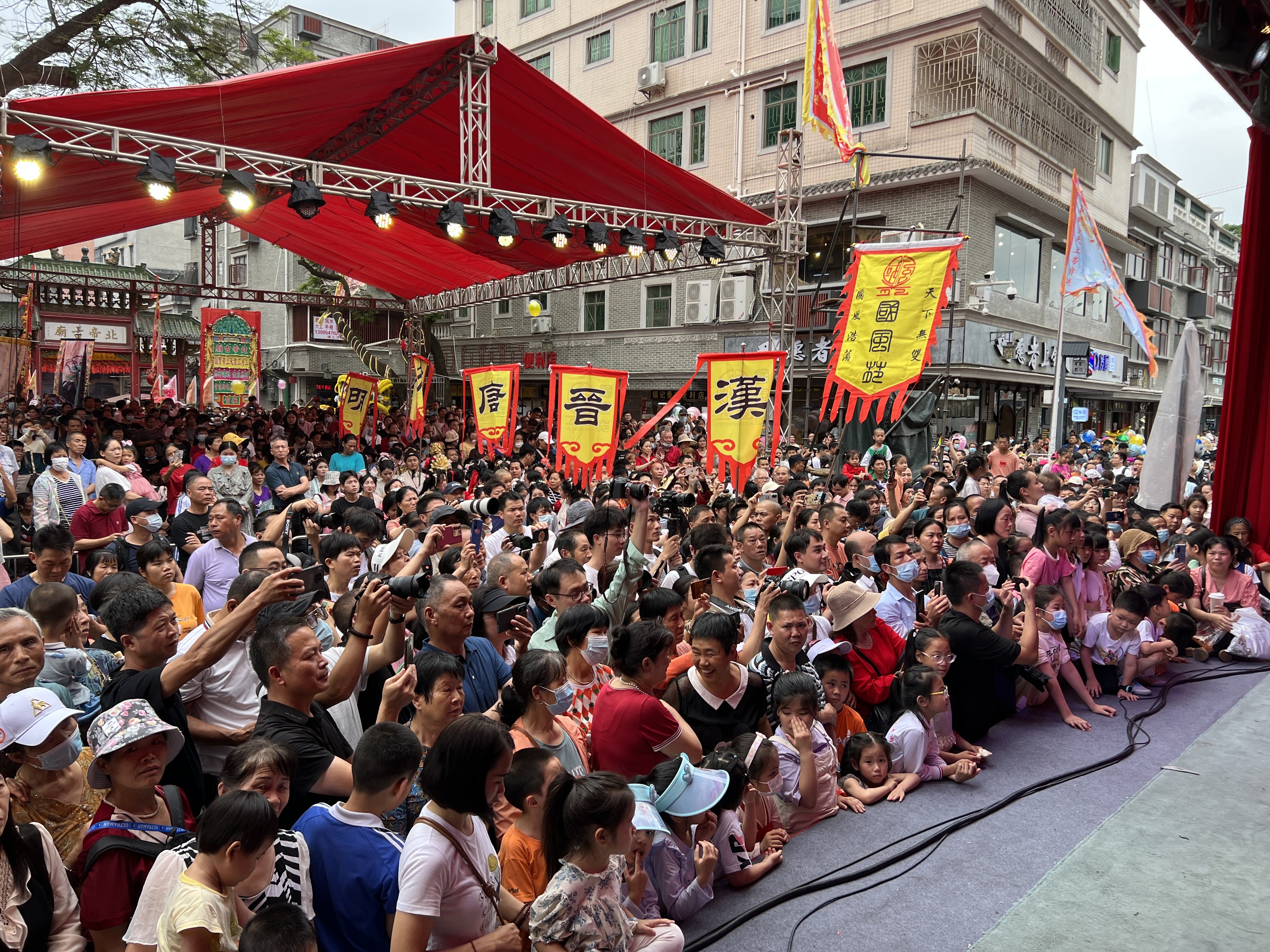 凤观西乡|观“三月三”庙会巡游 赏深圳粤剧非遗文化盛会