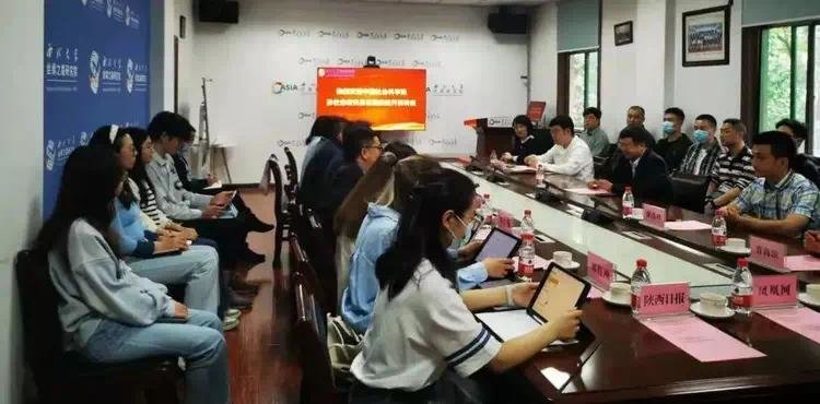 （图为讲座现场）