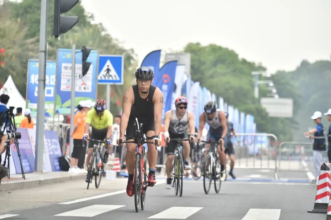 千名铁人竞相追逐！云东海铁人三项赛圆满结束