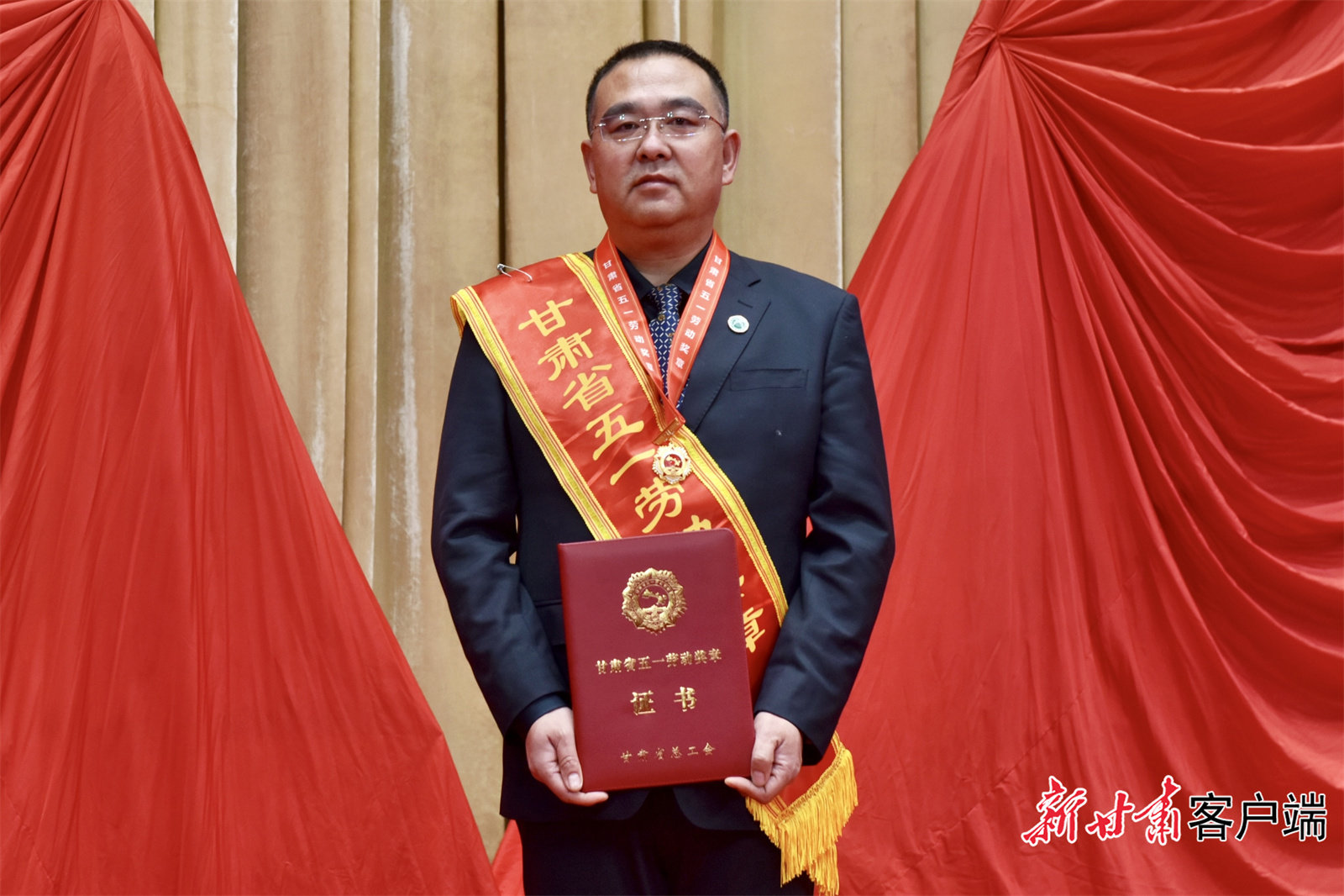 守护万家灯火近30载 这位供电人获甘肃省五一劳动奖章