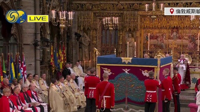 查尔斯三世接受涂圣油仪式：加冕椅被屏风包围 保障绝对隐私