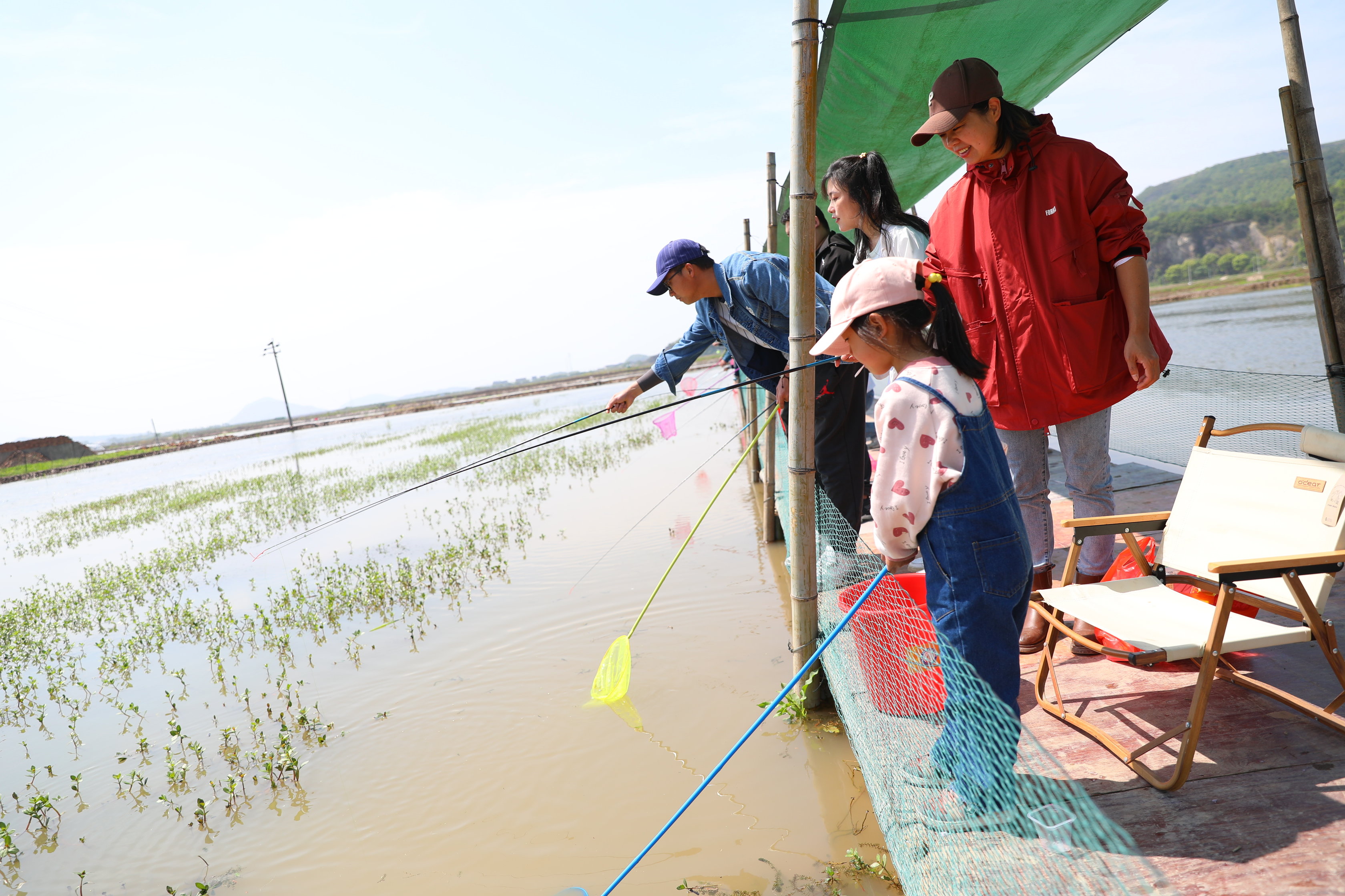 宁海这个乡村“五一”龙虾钓得欢！