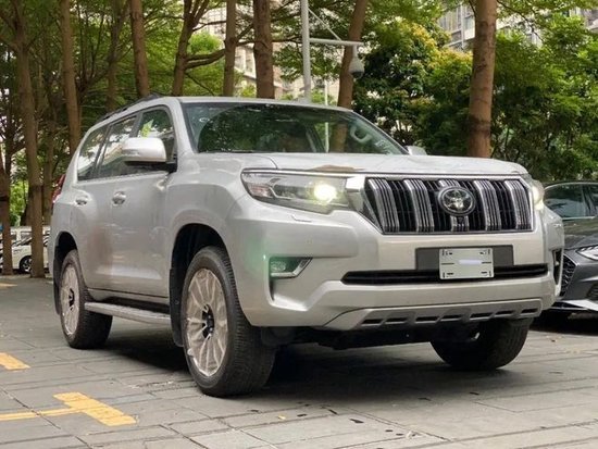 2022款丰田霸道280028t柴油50万起