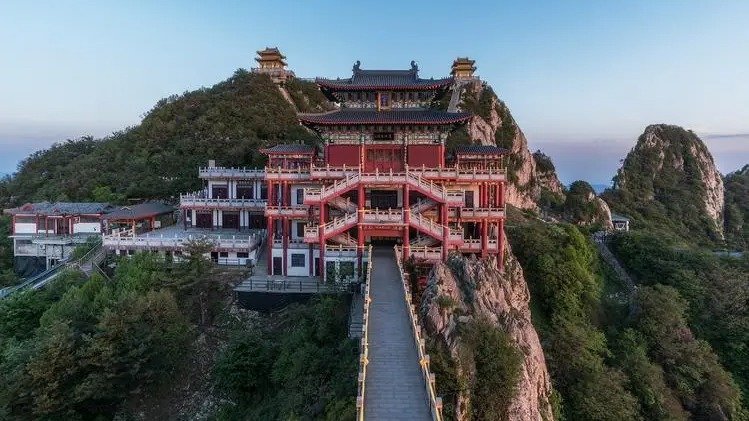 河南老君山限流,遊客獲贈門票欠條,有效期10年_鳳凰網視頻_鳳凰網