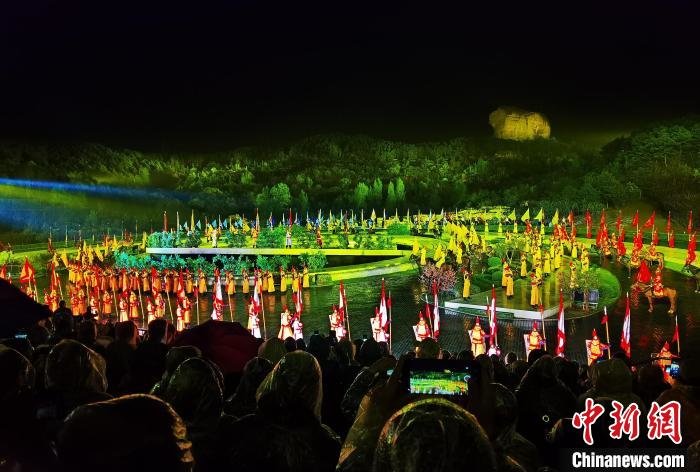 穿越时空：大型皇家实景演出《康熙大典》恢弘复演