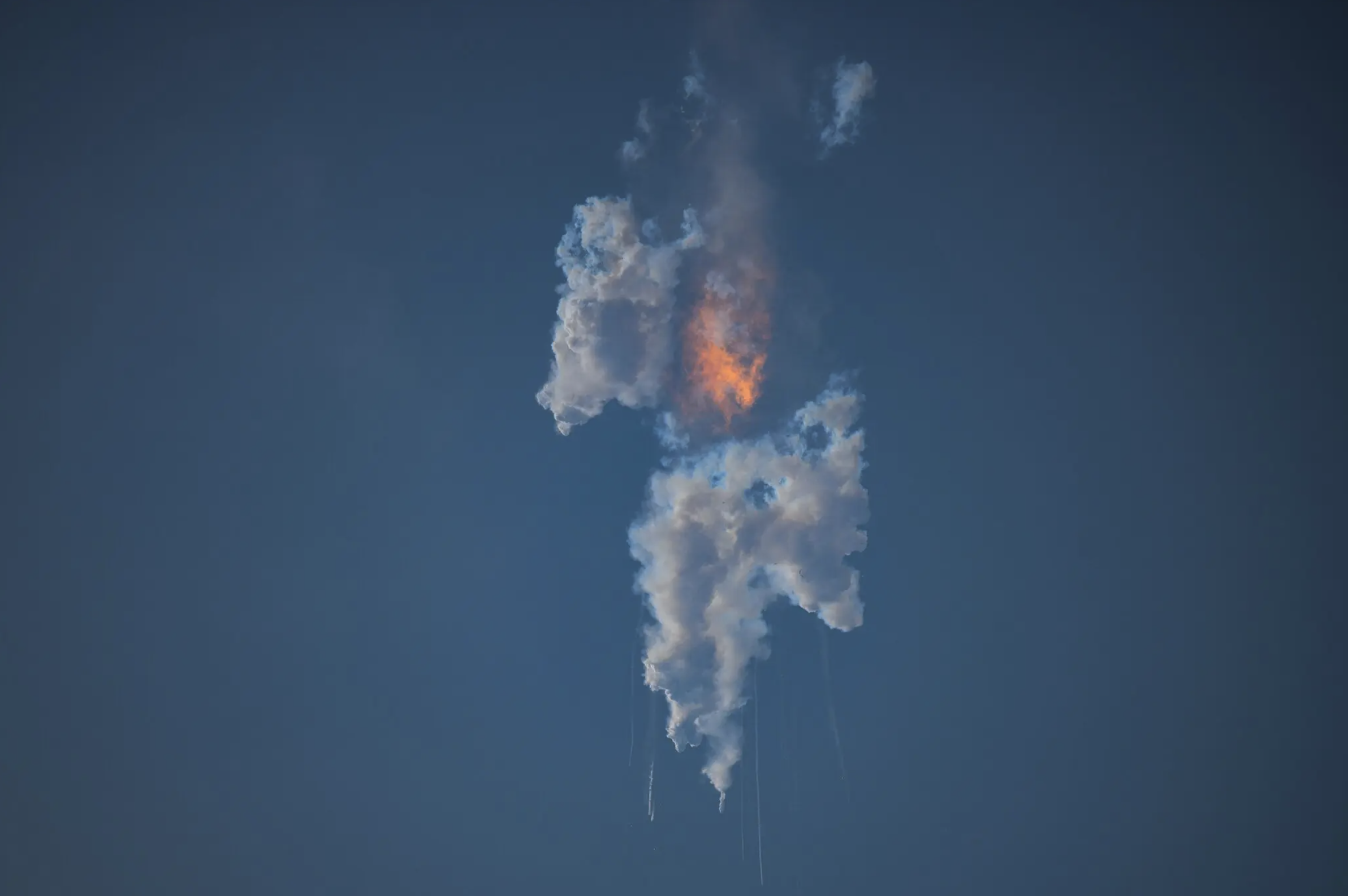 星舰在空中爆炸