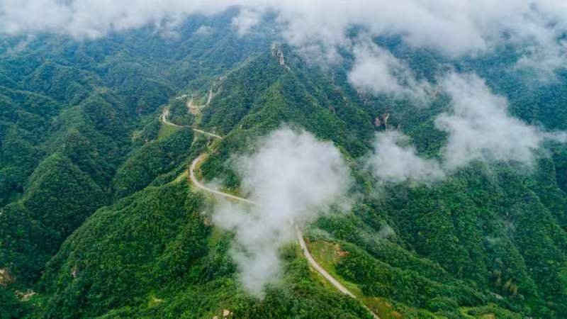 穿山越岭民心路