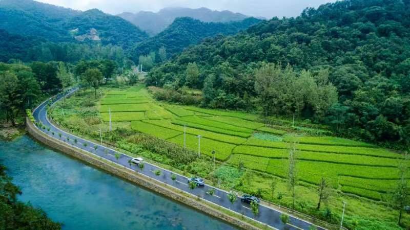 最美公路环湖路
