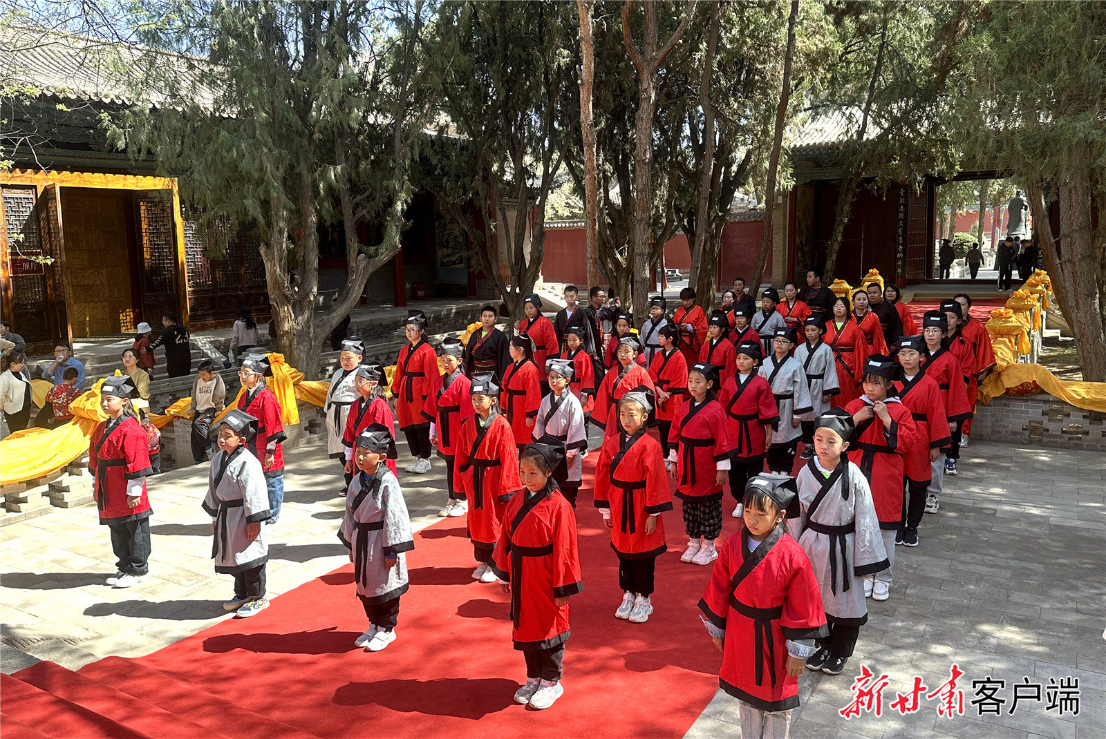 开展“尊师道&middot;崇文礼”研学活动