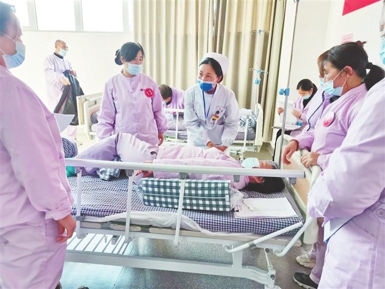 “惠佳丰”的护工在接受医院护士的培训。 图片由受访者提供