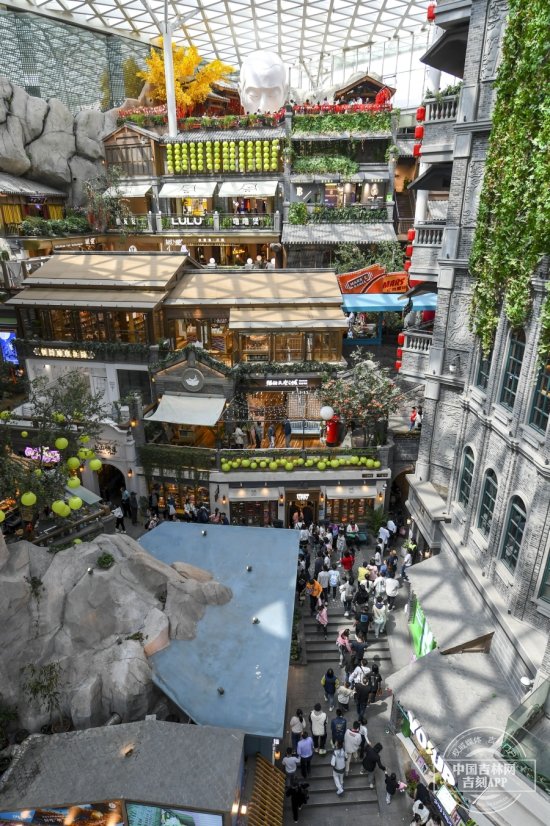 吸引大量游客前来参观打卡 中国吉林网 李煦摄