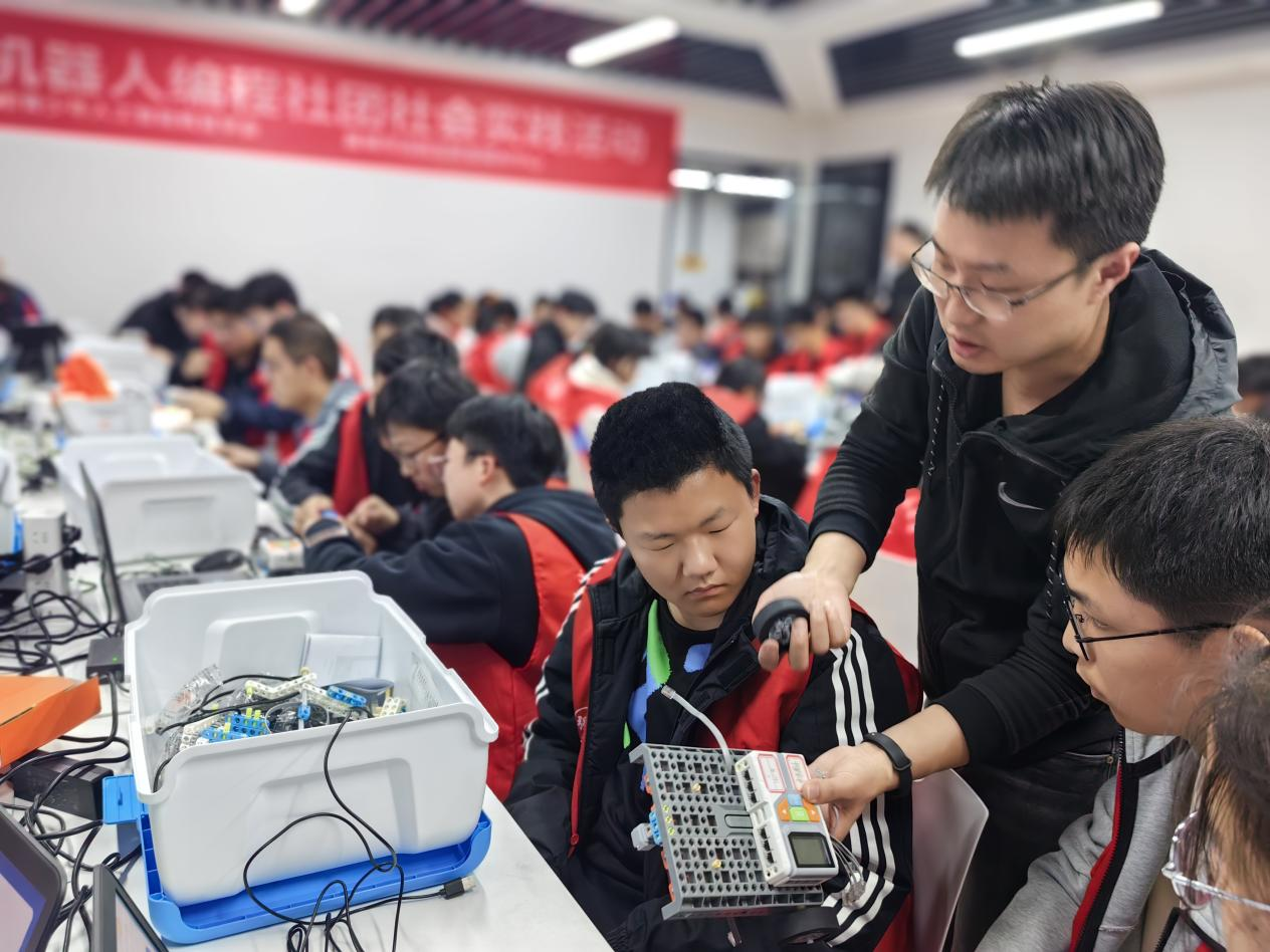 江苏盐城：中学生科普实践“奋斗正青春，科技向未来”