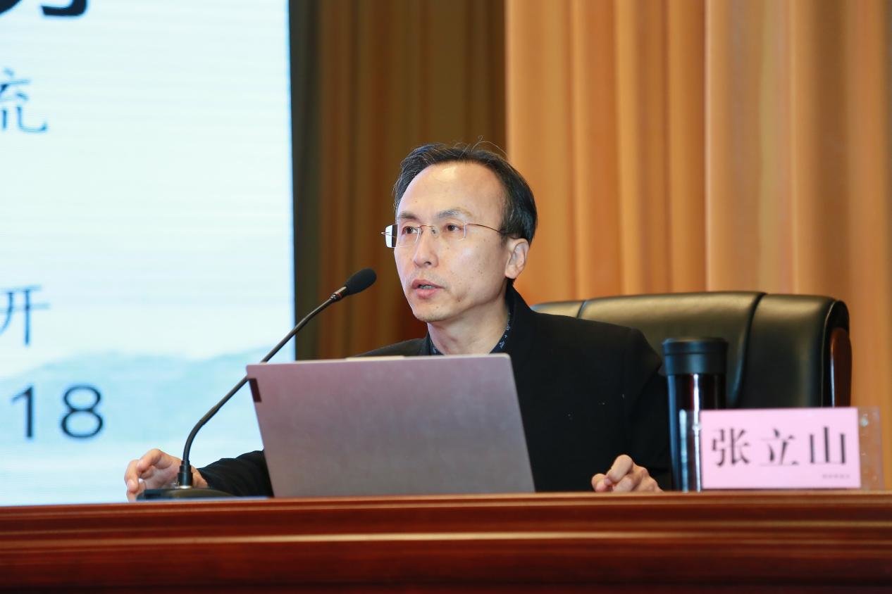 北京中医药大学东直门医院大内科副主任、呼吸病中心副主任张立山