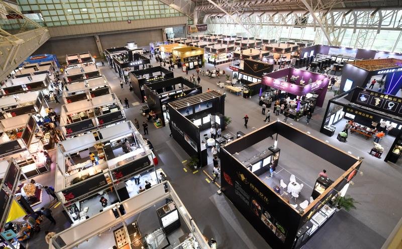 2023中国南京（国际）矿博会开幕 数十万件矿物宝石化石集体亮相