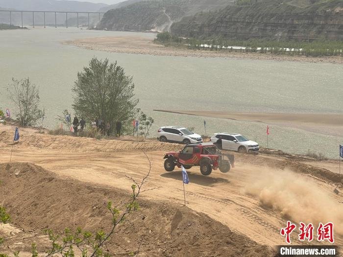 图为比赛现场。　杨静 摄