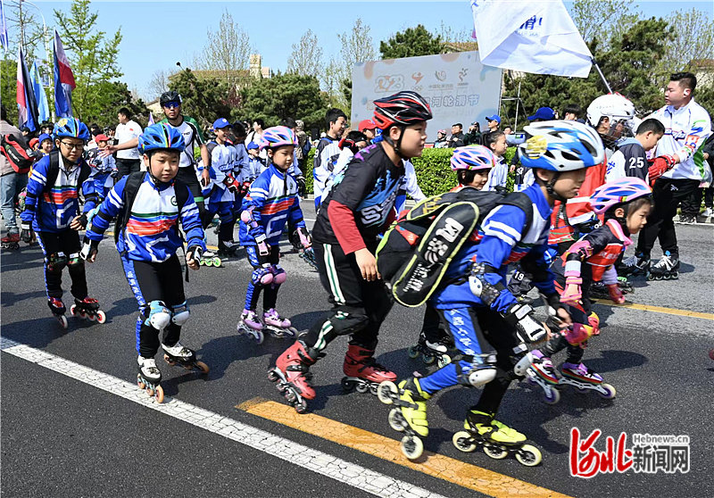 轮滑1.jpg