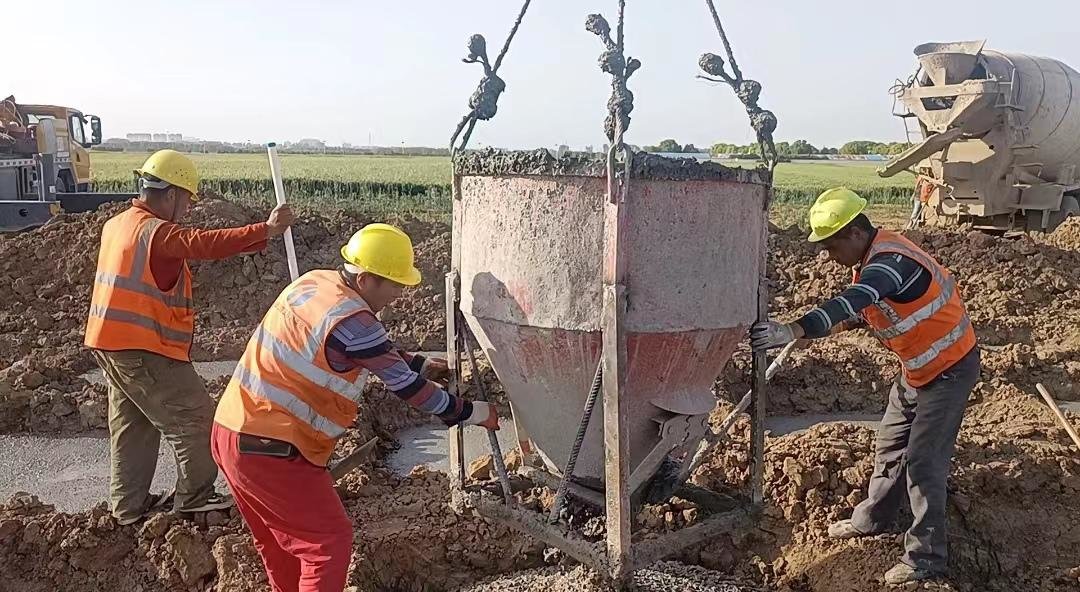 管桩桩帽施工。