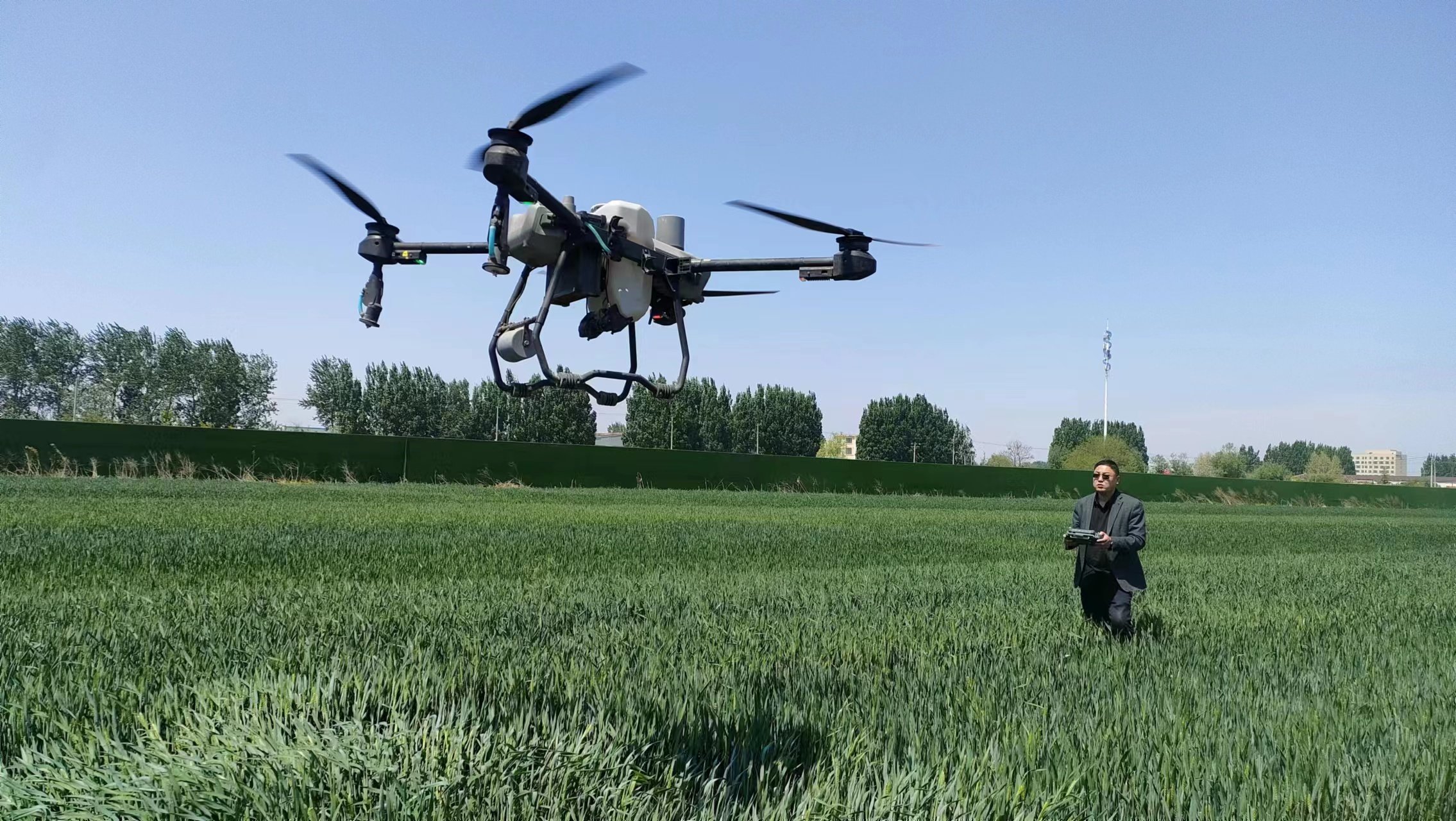 以“匠人”精神深耕现代农业 平度市农民“飞手”邢晓波获评“青岛市五一劳动奖章”