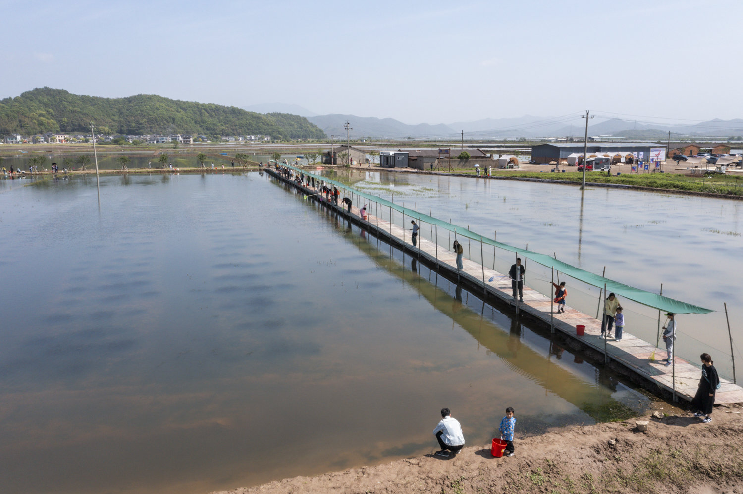 宁海这个乡村“五一”龙虾钓得欢！