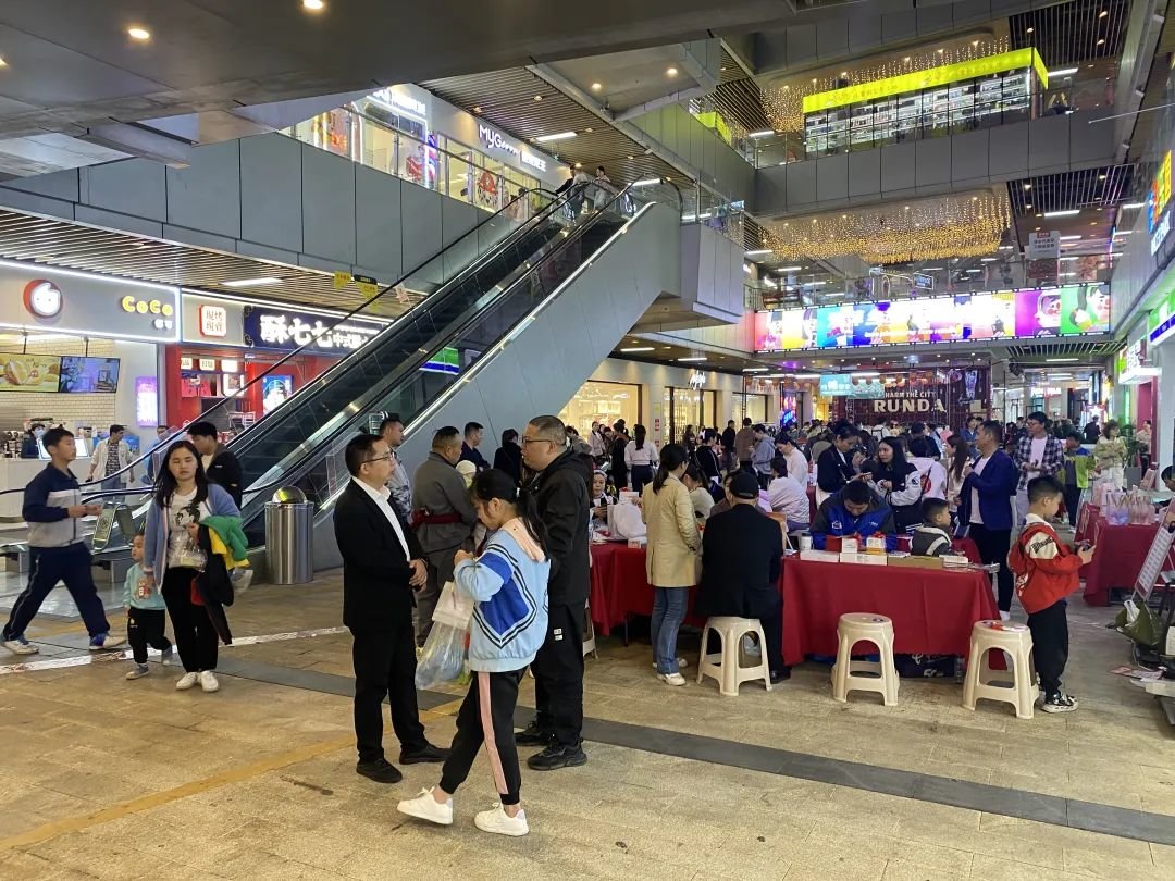 五一假期江西旅游火爆 南昌各景区现“人从众”
