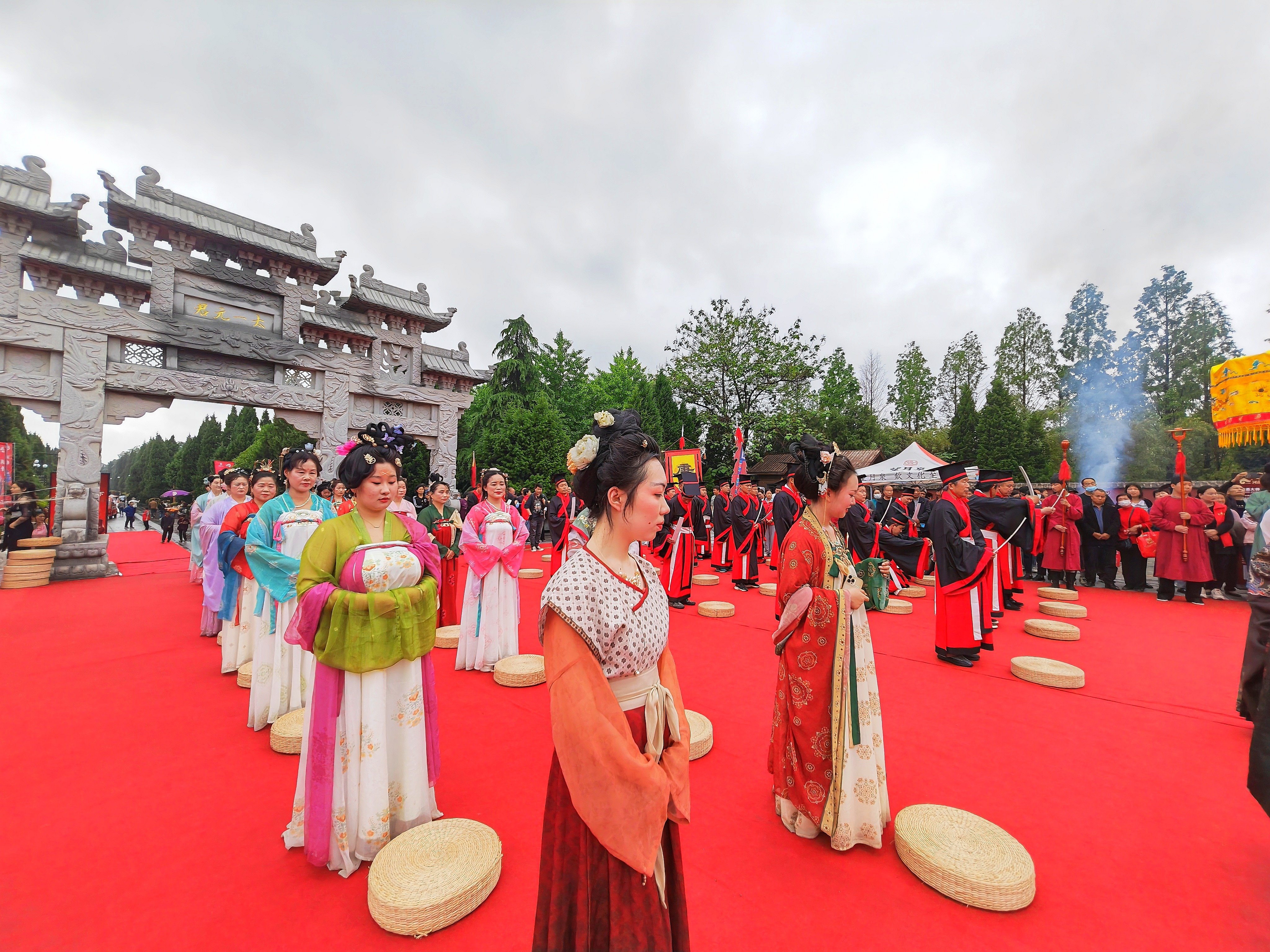 河南鹿邑：老子故里举行益寿母亲节祈福大典