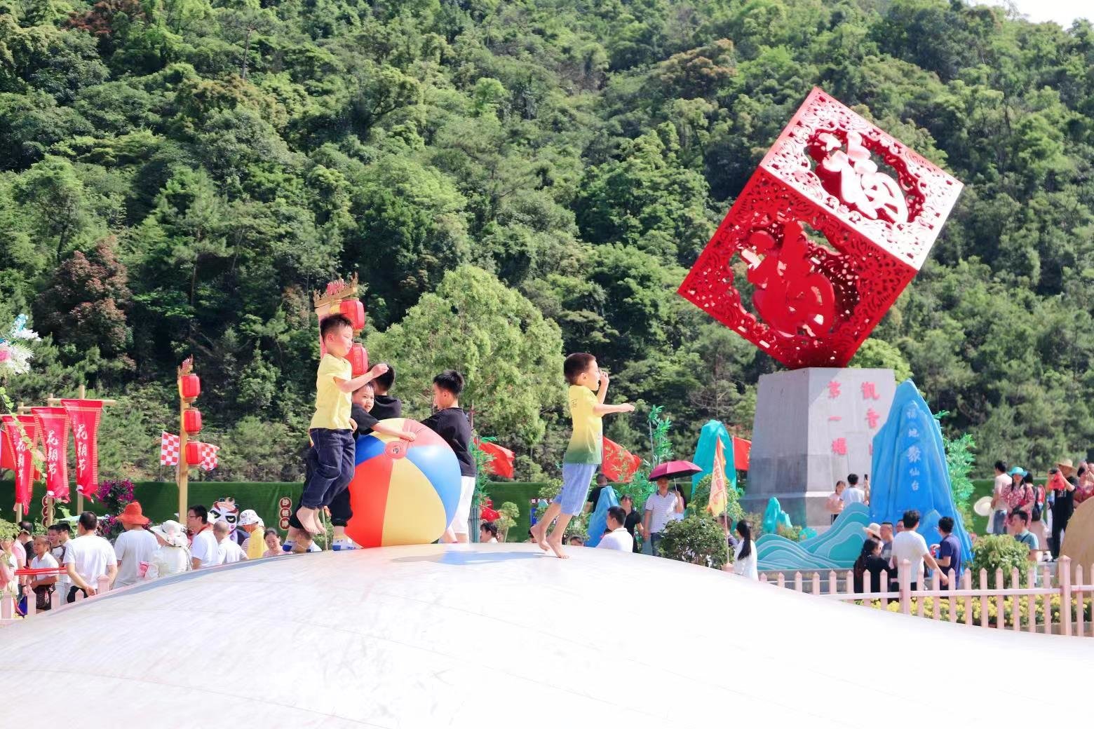 火爆！东莞观音山“五一”视觉盛宴轮番上演！