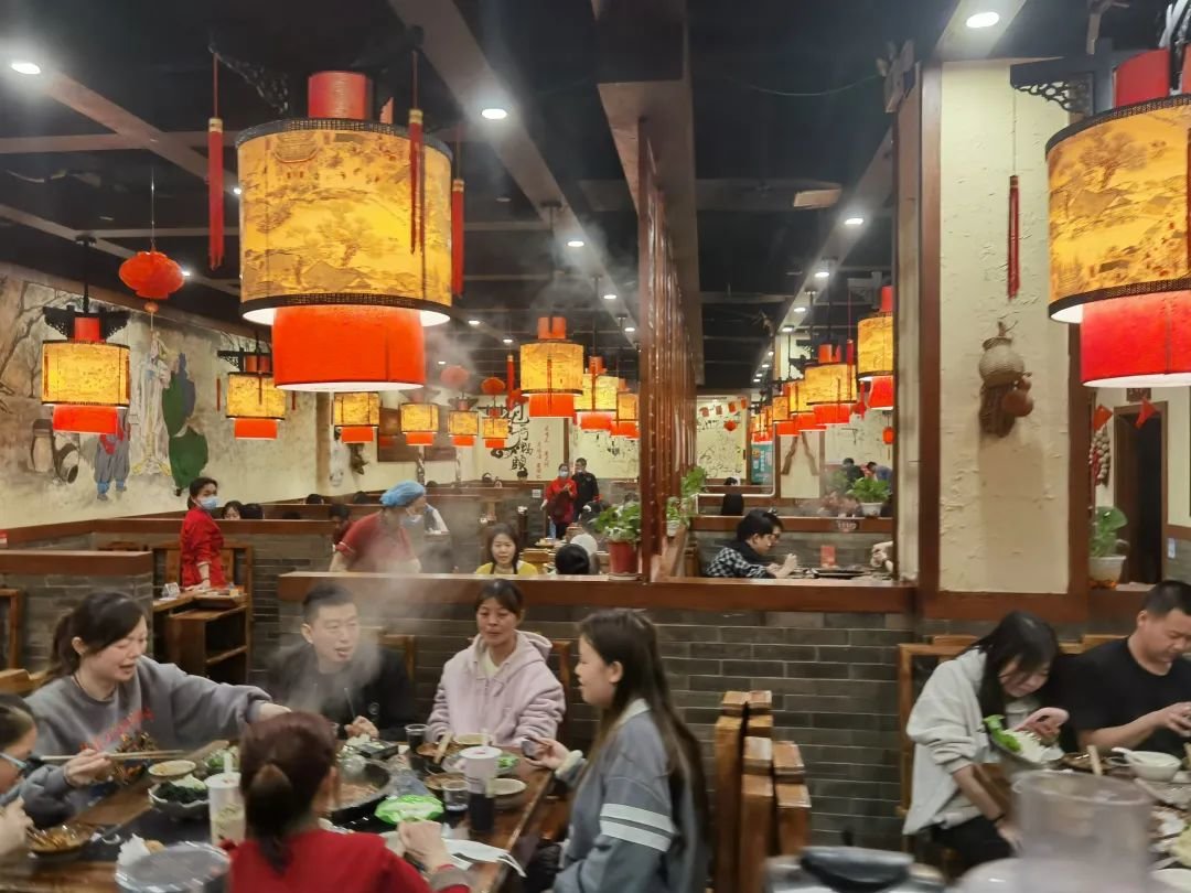 五一假期江西旅游火爆 南昌各景区现“人从众”