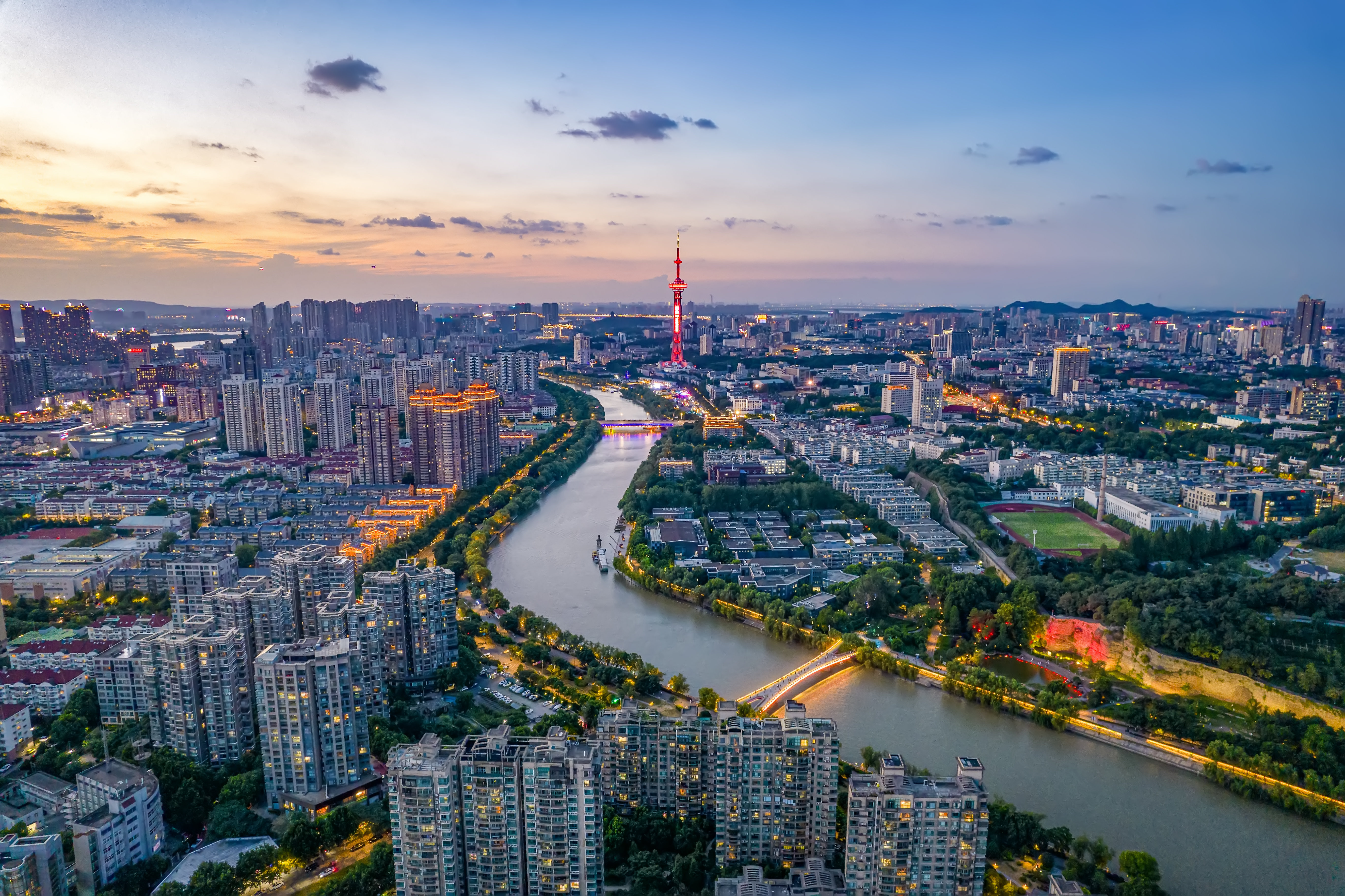 在古老的秦淮河上来一场青春竞速