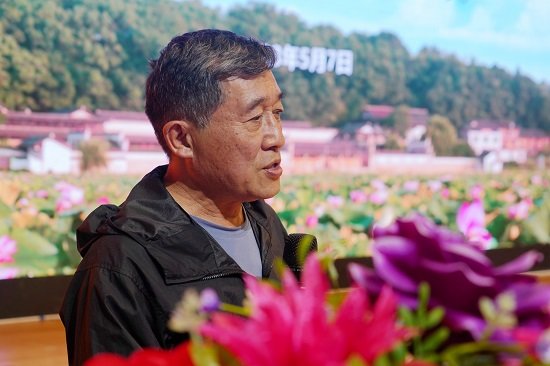 刁庆宪先生与师生分享曾氏家教家风故事