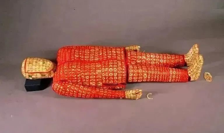 丝缕玉衣 西汉南越国时期 1983年南越文王墓出土 南越王博物院藏