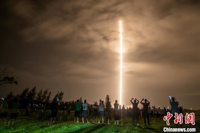 长征七号运载火箭成功发射天舟六号货运飞船。中新社记者 骆云飞 摄