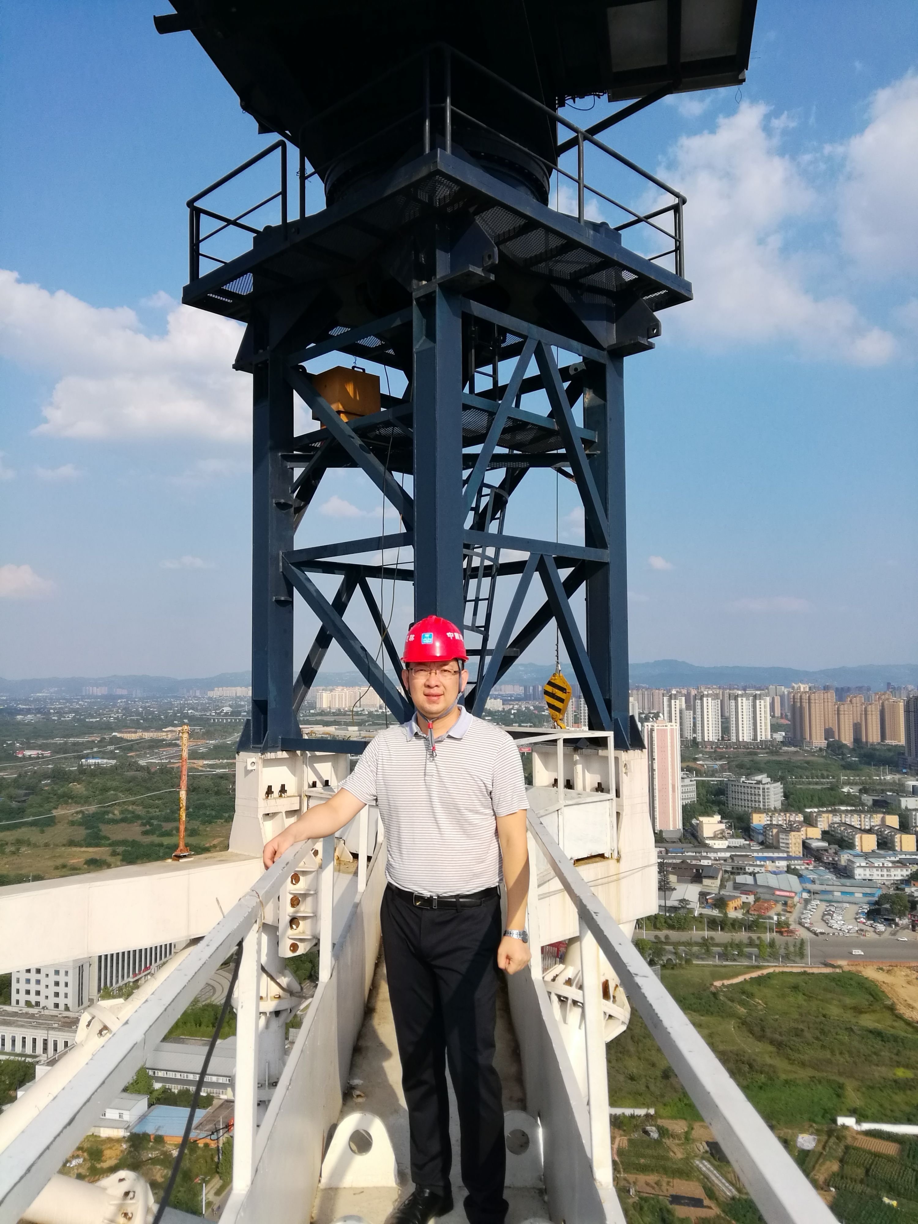 他让“空中造楼机”惊艳世界凤凰网湖北_凤凰网