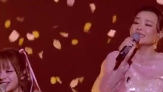 龚琳娜美依礼芽中日双语版《花海》，现场炸裂感动众人