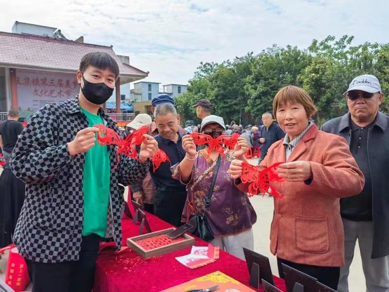 安徽界首市王集镇举办第三届美乡村文化艺术节