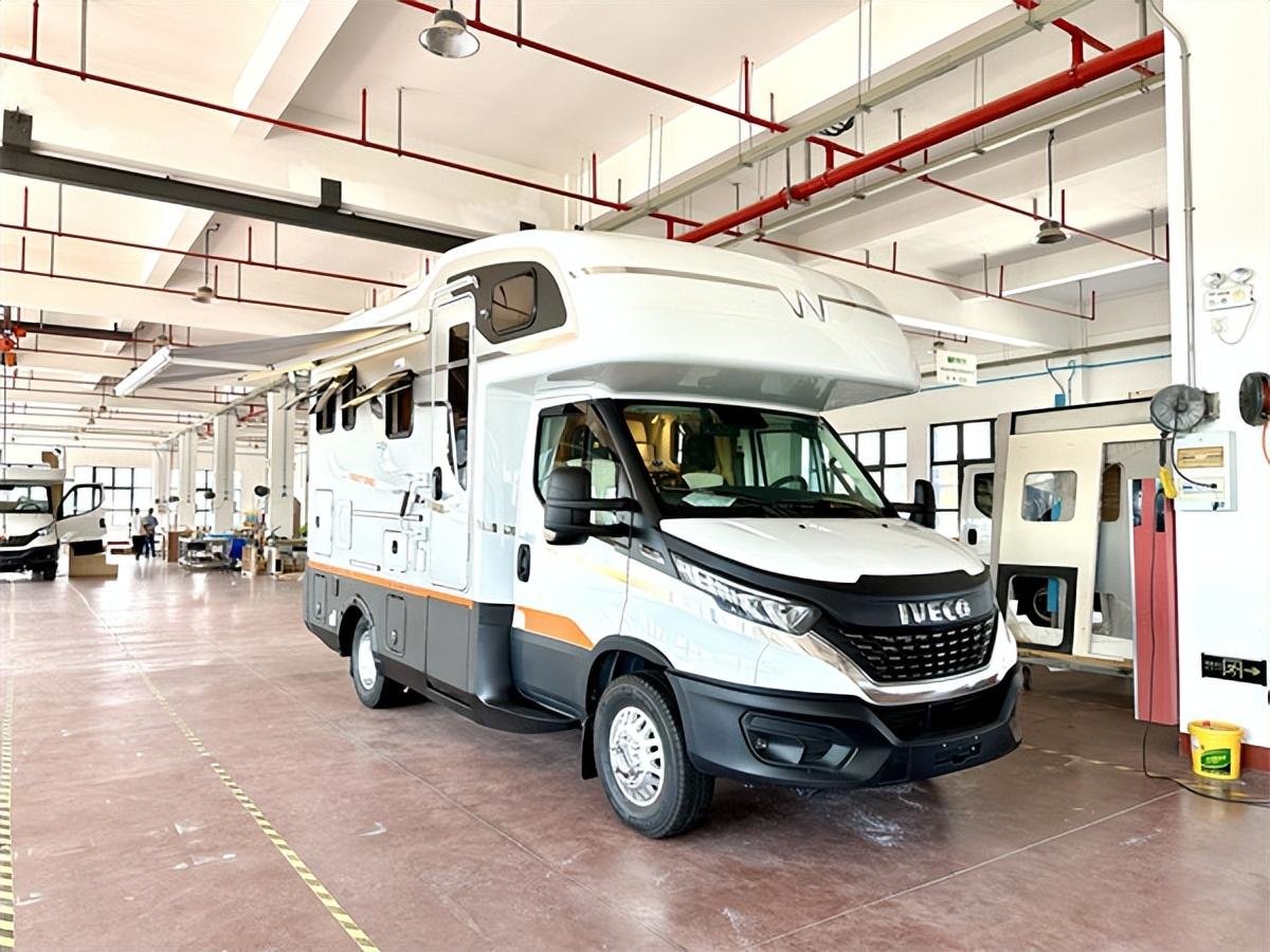 伟昊卡莫兹进口依维柯房车现车特价