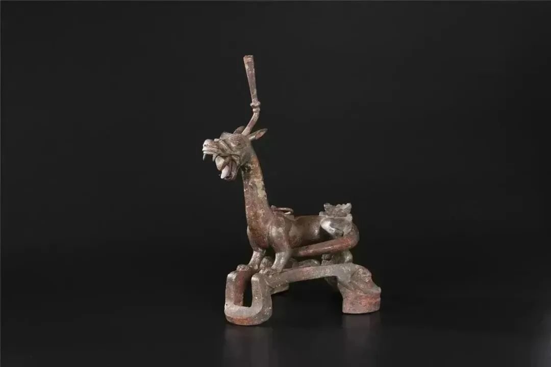 蟠龙鎏金铜屏风托座 西汉南越国时期 1983年南越文王墓出土 南越王博物院藏