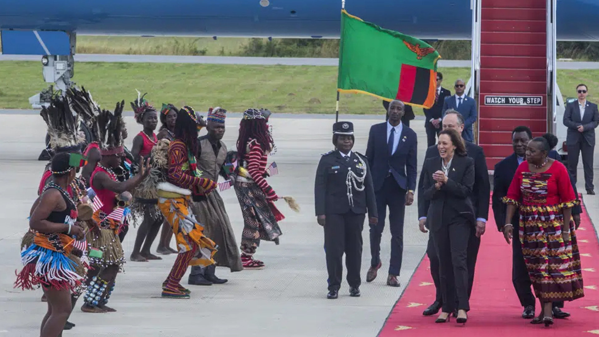 讽刺！美国副总统访问赞比亚，所到之处皆是“中国援建”，却告诉非洲不要与中国合作