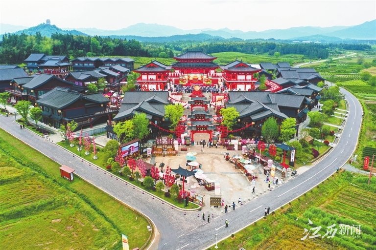 4月18日，2023中国浮梁买茶节在浮梁县高岭·中国村景区举行