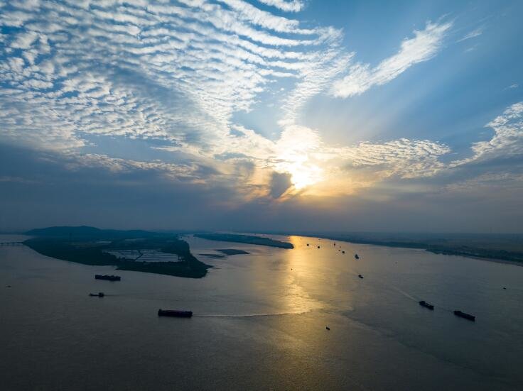 鄱阳湖口彩云飞（图）