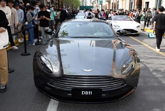 阿斯顿马丁db11直降40万天津港优惠多_凤凰网汽车_凤凰网