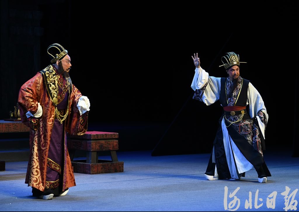 5月6日晚，在石家庄石家庄丝弦剧院秦腔《关西夫子》演出现场。