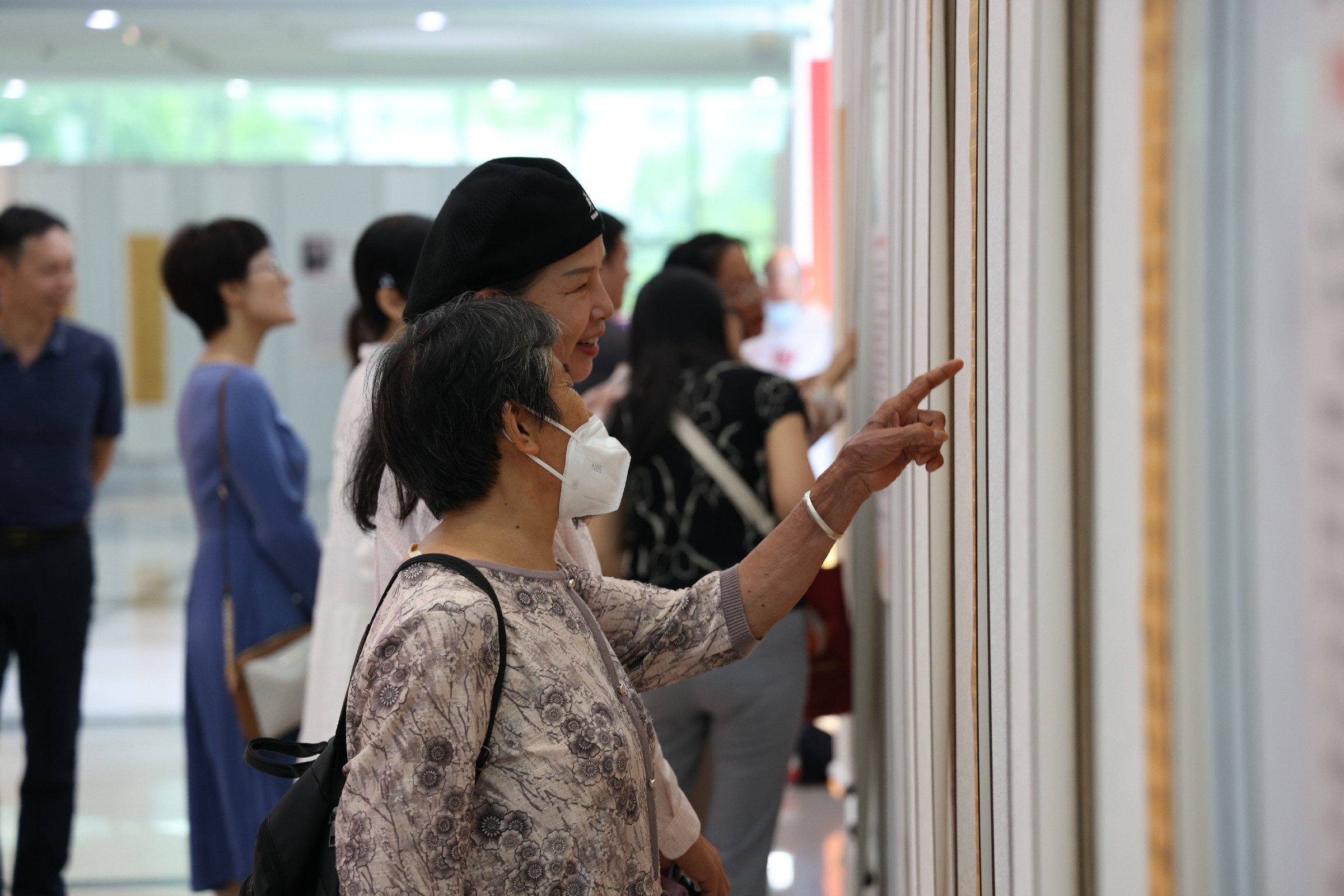 学习二十大奋进新征程报告全文书法展在西乡会堂顺利开幕