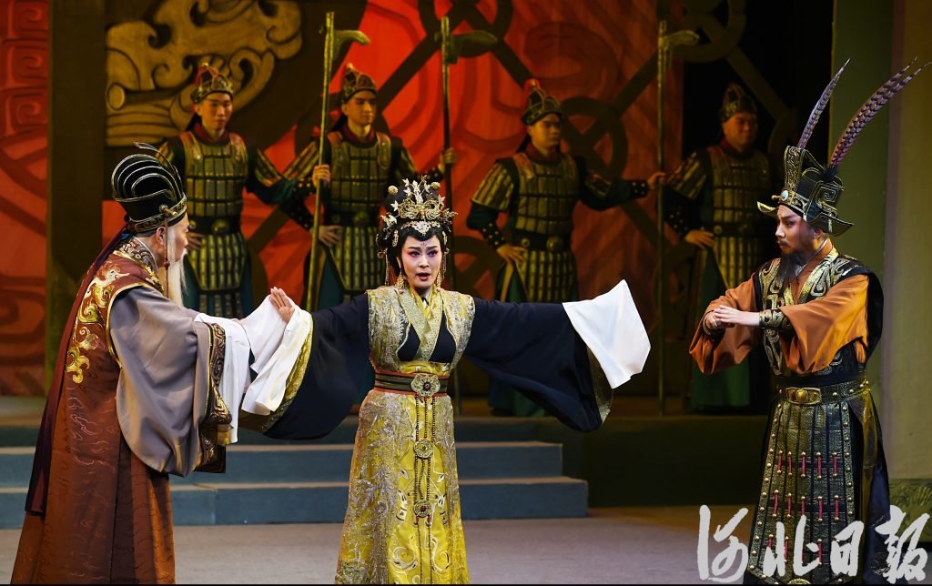 5月6日晚，在石家庄石家庄丝弦剧院秦腔《关西夫子》演出现场。