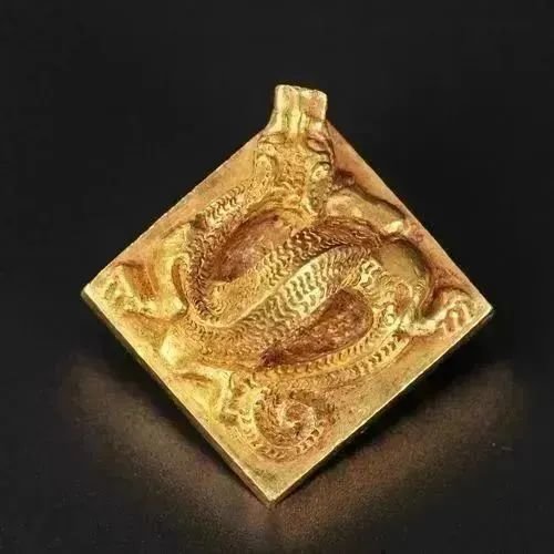 “文帝行玺”龙钮金印 西汉南越国时期 1983年南越文王墓出土 南越王博物院藏