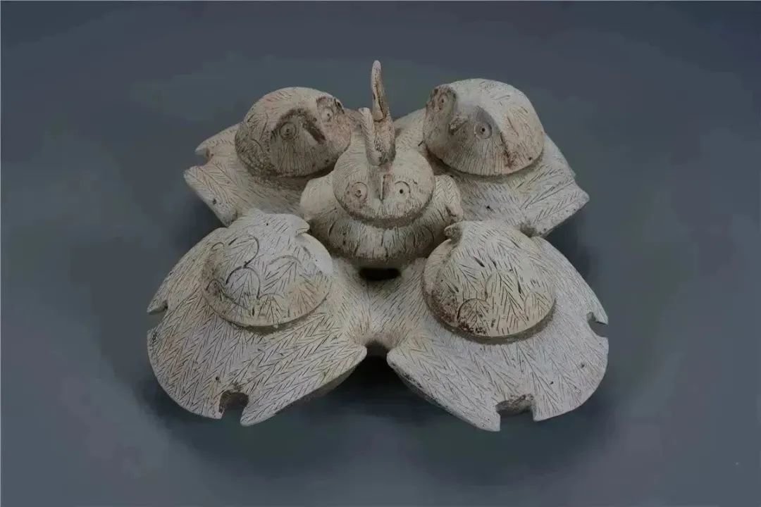 东汉 陶鸮形五联罐 2020年广钢新城M4出土 广州市文物考古研究院藏