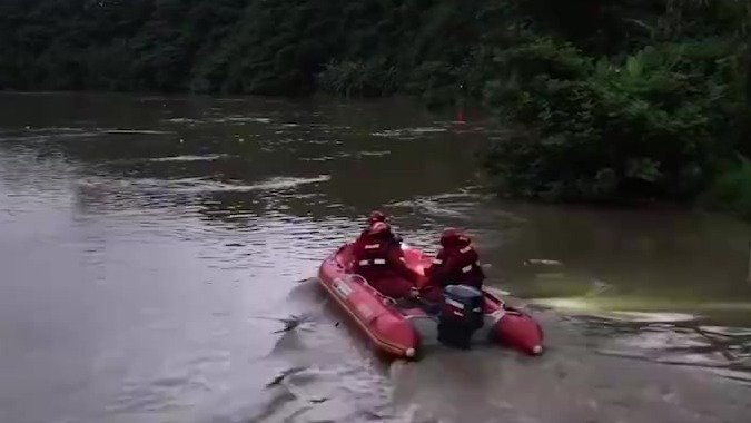 福建4名干部落水失联搜救一直没停，已动用无人机冲锋舟