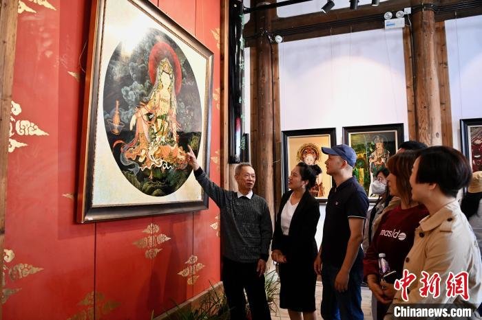 九旬漆画大师郑崇尧福州举办“漆髹敦煌”师生传承展