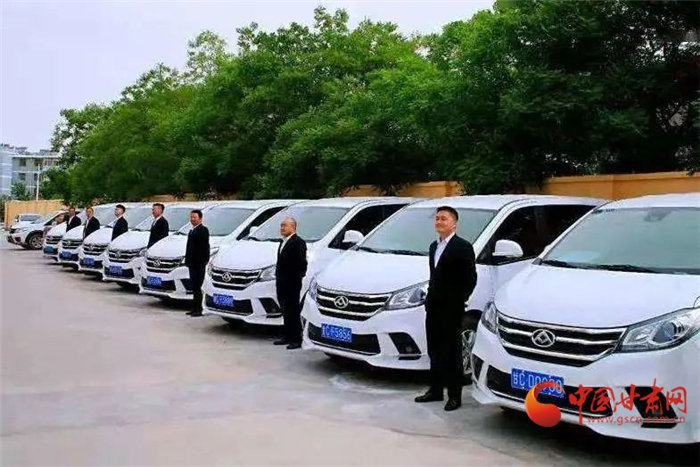 甘肃鼓励客运企业转型“定制化” 公交站将开放共享